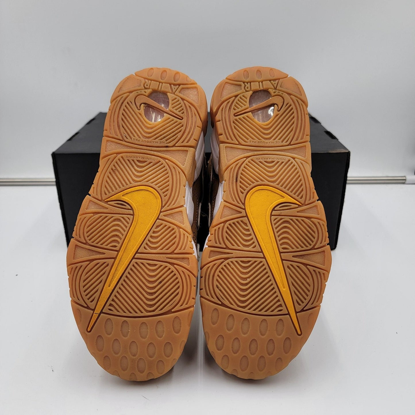 Nike Air More Uptempo Shoes Youth Size 6Y DQ4713700 Basketball Sneakers