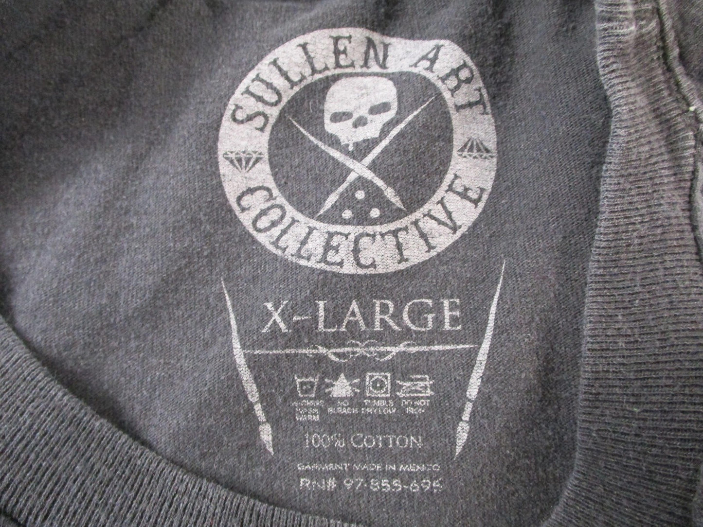 Sullen Art Collective Shirt Mens XL Black Tattoo PinUp Holly Skull Graphic 15622