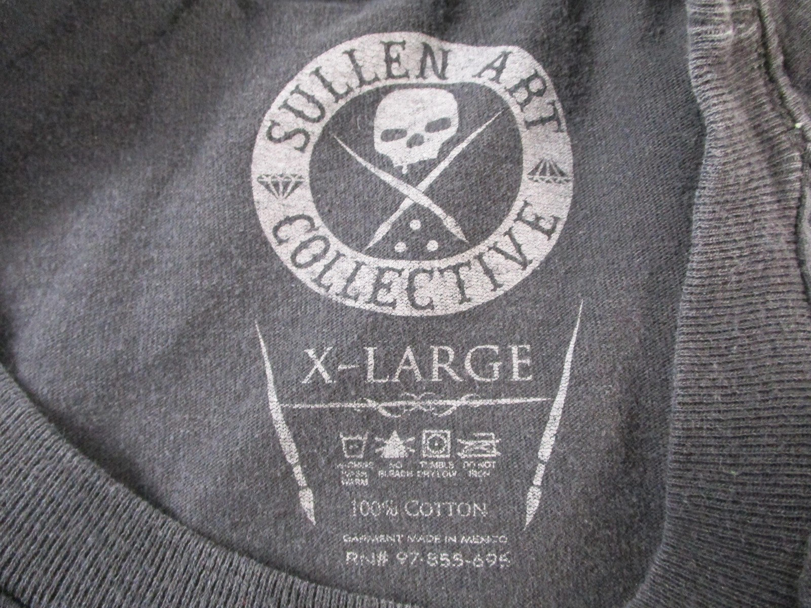 Sullen Art Collective Shirt Mens XL Black Tattoo PinUp Holly Skull Graphic 15622