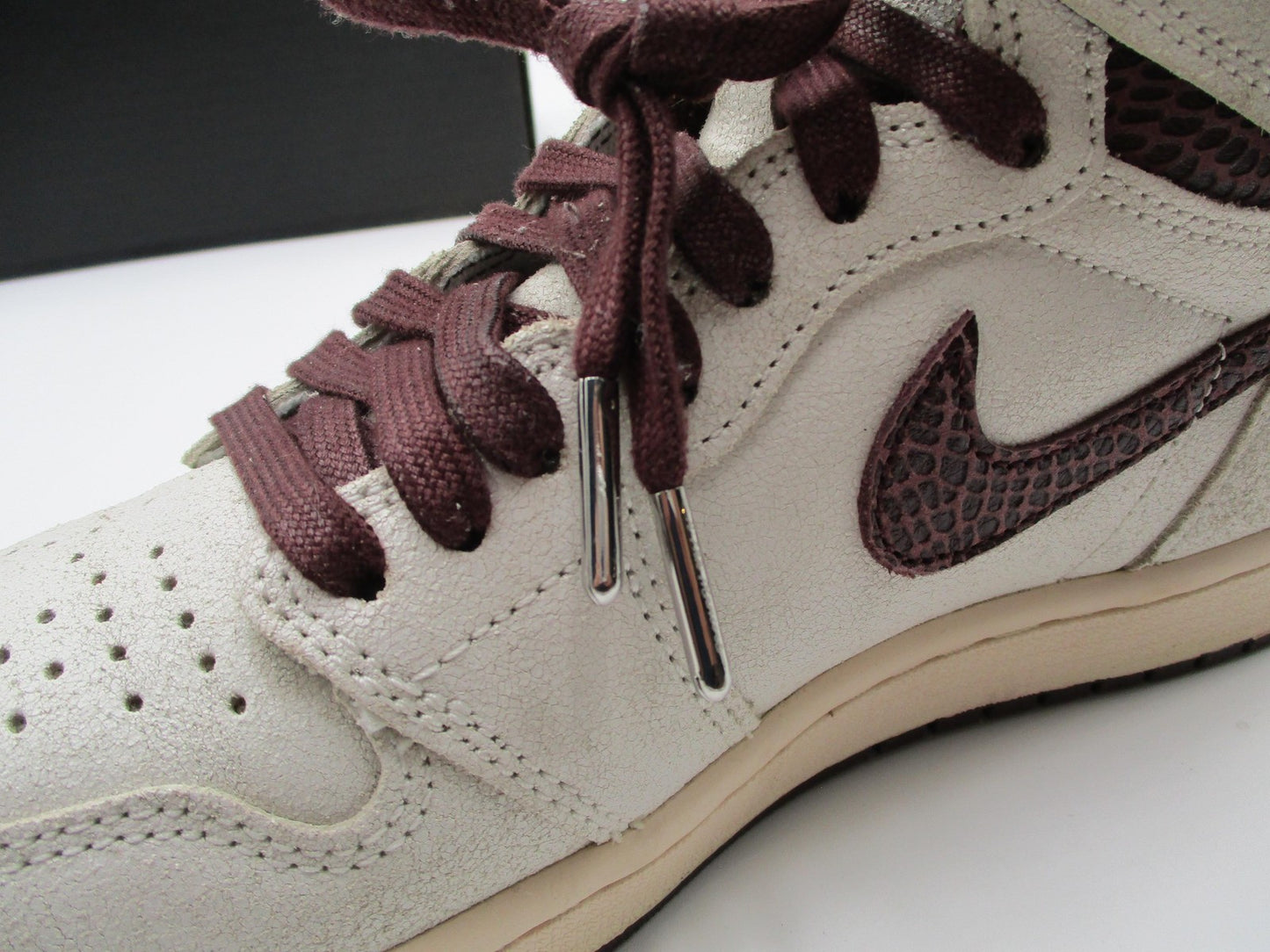 Nike Air Jordan 1 High OG A Ma Manière Men's Size 8 Sail Burgundy DO7097-100 1G110