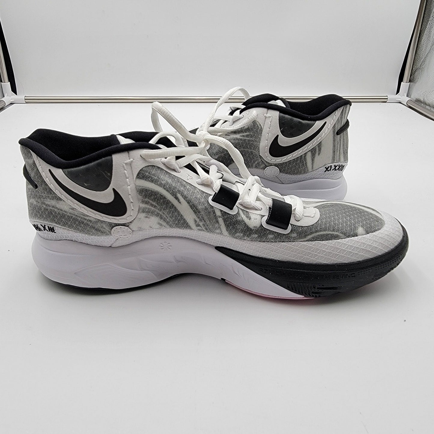 Nike Kyrie 8 'White/Black' Sz 11.5 DJ6017-101