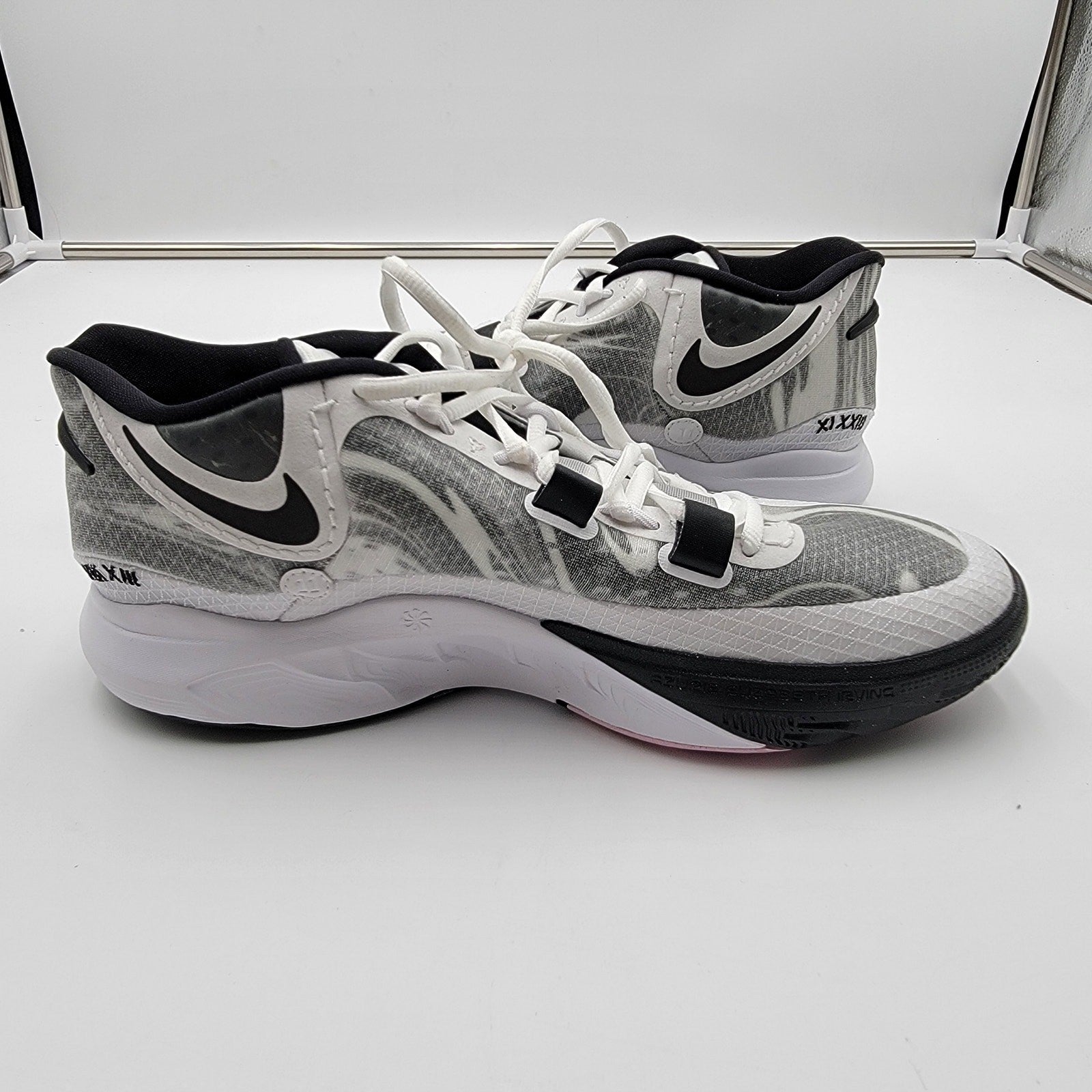 Nike Kyrie 8 'White/Black' Sz 11.5 DJ6017-101
