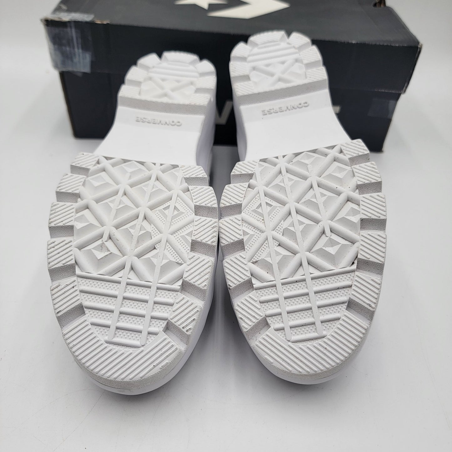 Converse CTAS Lugged Hi Women’s 9.5 White Platform Chunky Sole Sneakers w/ Box4