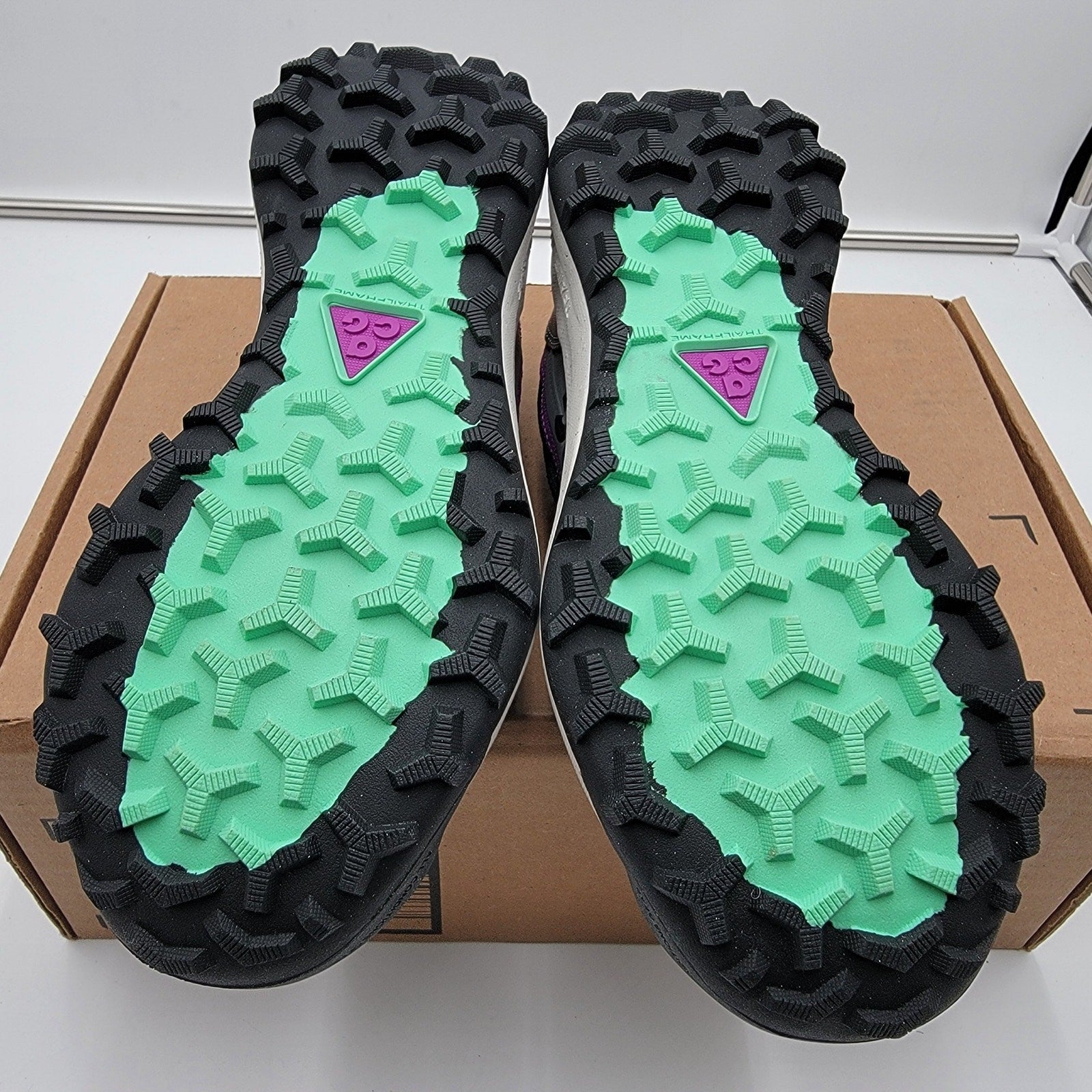 Nike ACG Lowcate Smoke Grey Vivid Purple  Size 5.5 DX2256 002