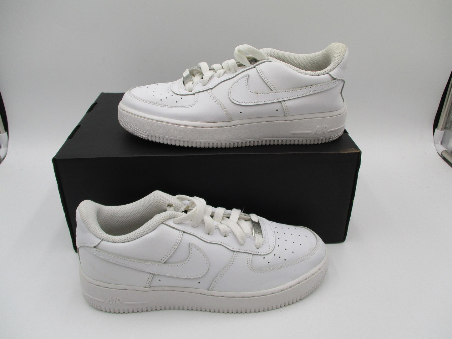 Nike Air Force 1 Shoes Youth Size 6.5Y White Low Leather AF1 DH2920111 (1E8)1