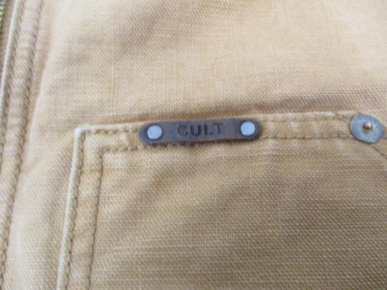 Cult of Individuality Vest Mens Medium Tan/Camo Canvas Reversible