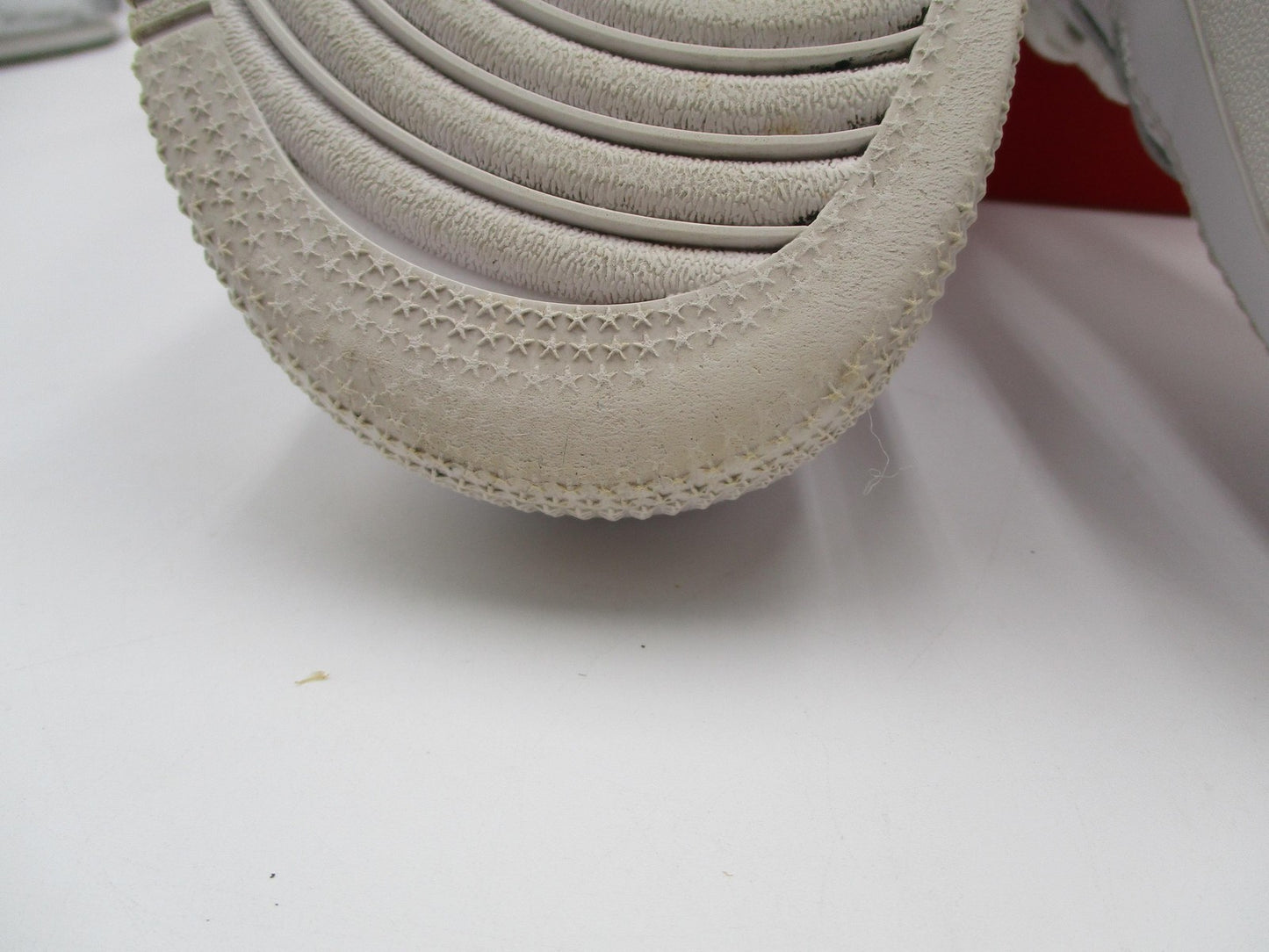 Nike Air Force 1 '07 Mens Size 9.5 White Leather AF1 Sneakers CW2288111 1D59