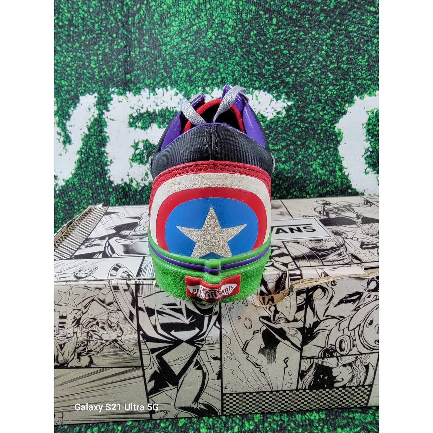 Size 9  VANS Old Skool x Marvel Avengers 201813
