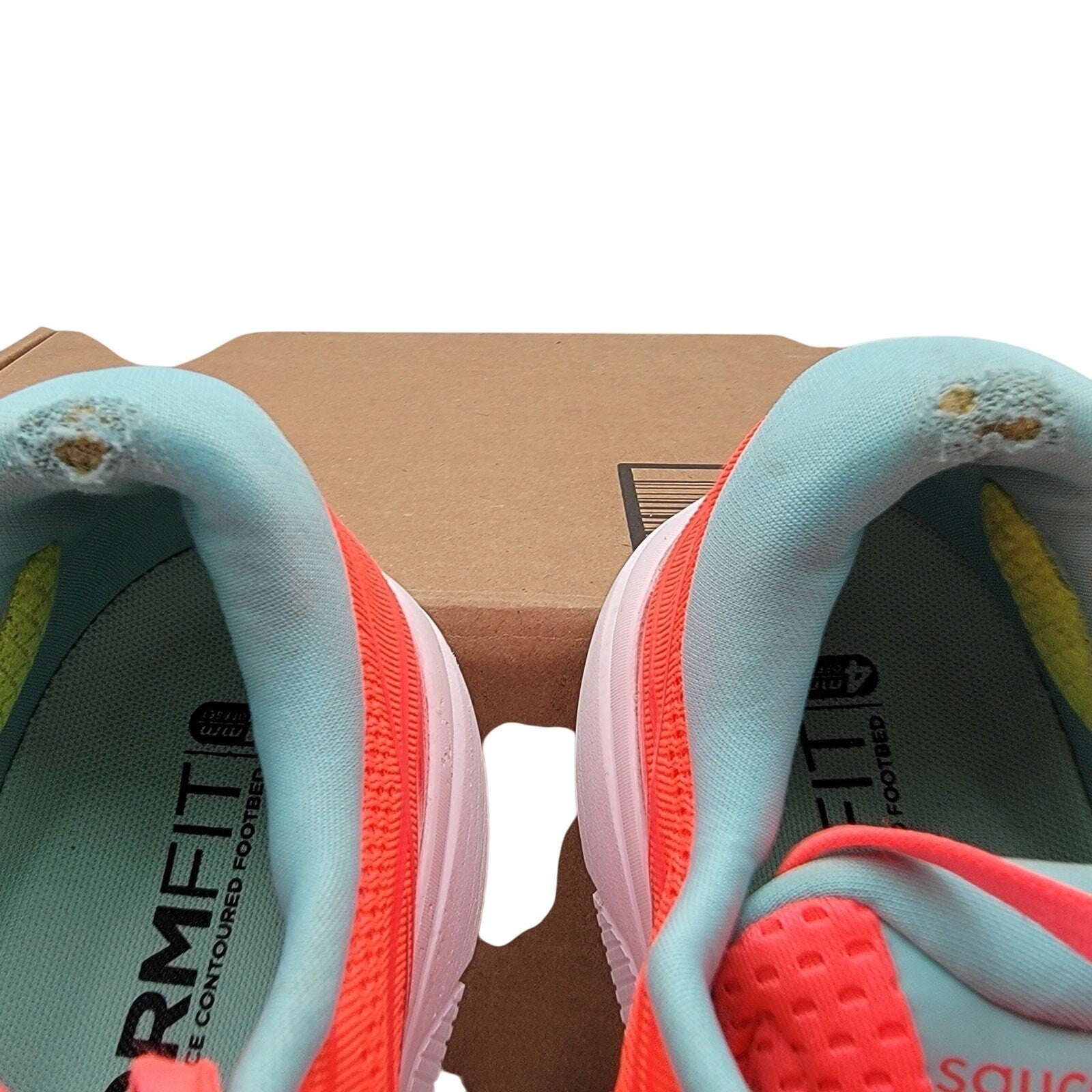 Saucony Women's Kinvara 10 Running Shoes  Vizicoral / Blue Sz 9 S104674