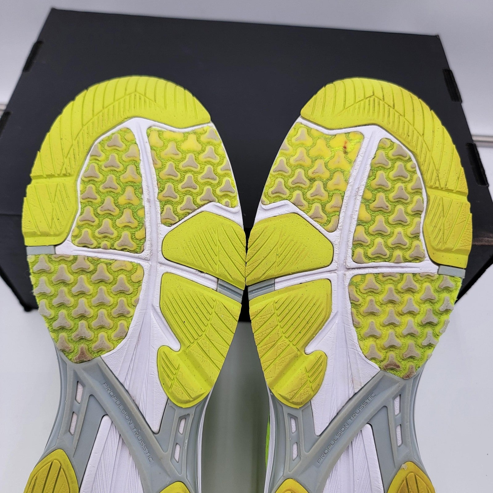 Asics GelDS Trainer FlyteFoam Running Shoes Men 9.5 US Yellow Lightweight
