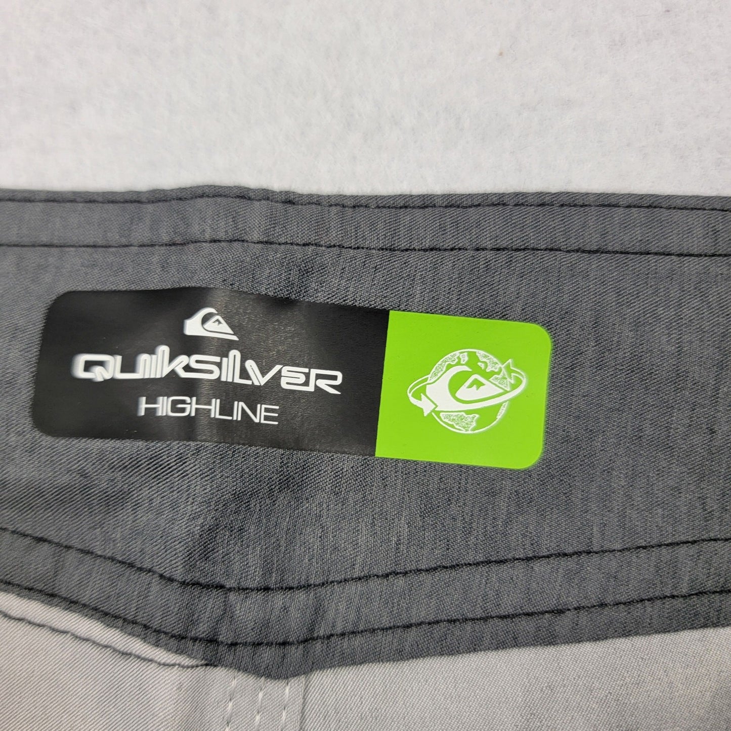 Quiksilver SurfSilk Acid Wash 18” Boardshorts Size 40 Gray Pink Logo New NWT5