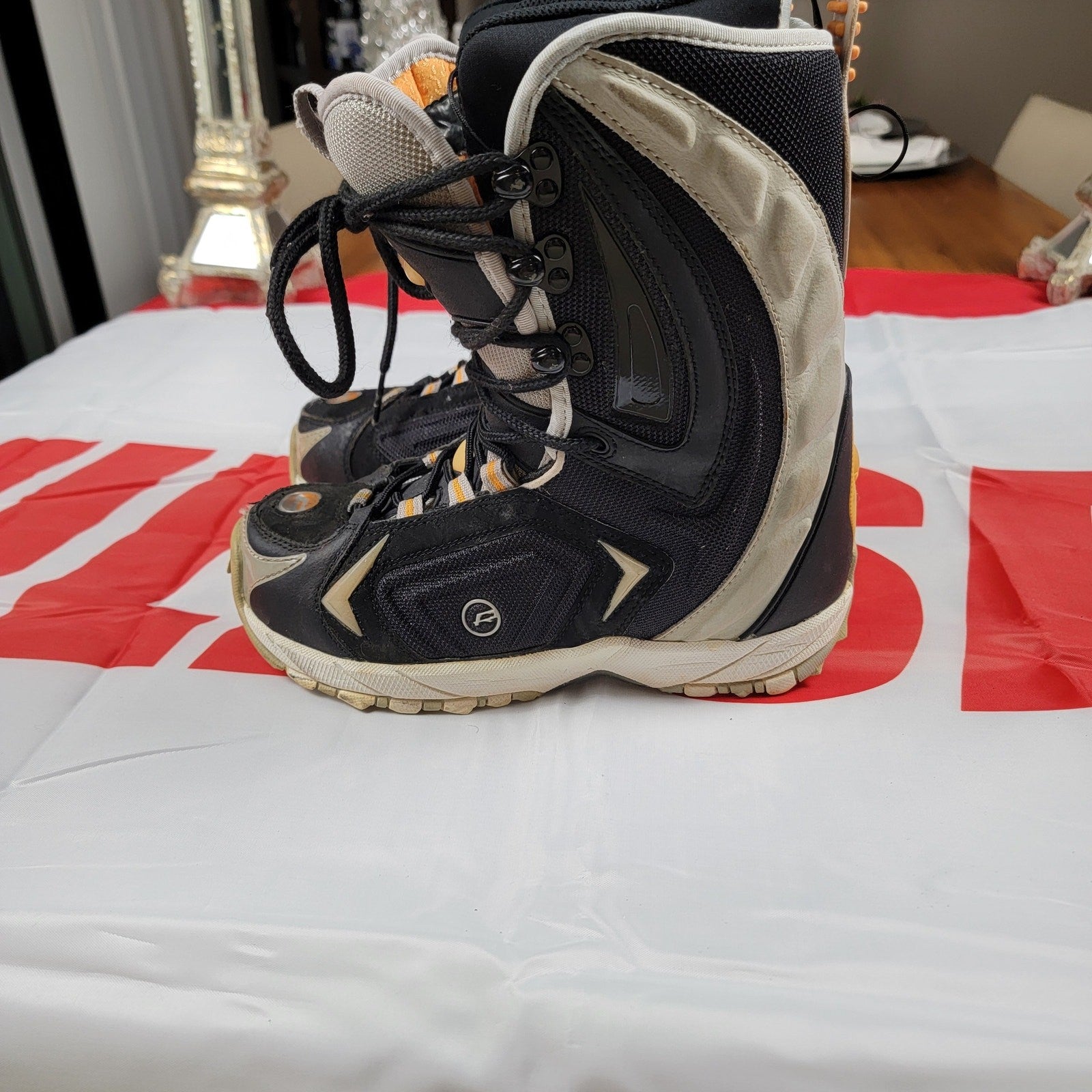 RIDE Snowboard Boots Women's Size US 7.5 1