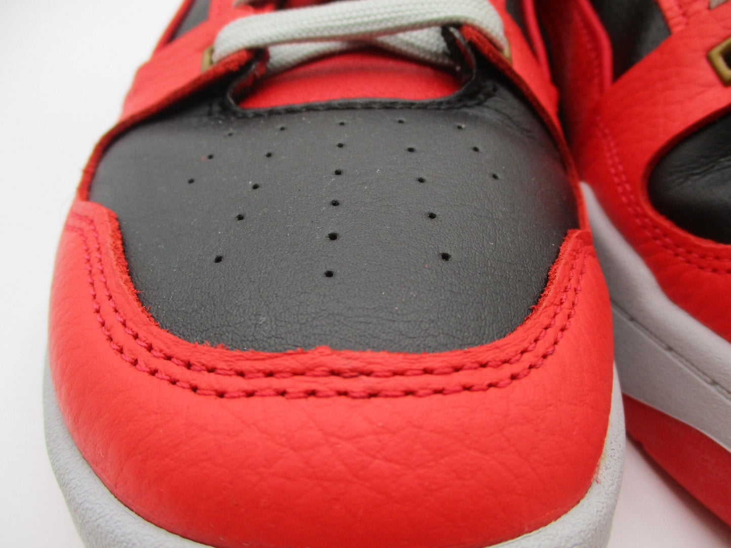 Puma Slipstream INVDR Shoes Men Sz 10.5 Red Black Leather Low Top 38996801 1S910