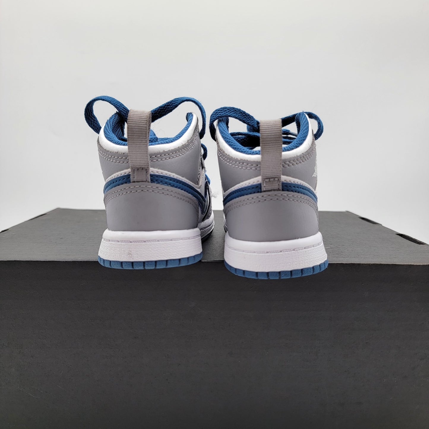 Nike Air Jordan 1 Mid TD 'Cement True Blue' Sz 9C Preowned DQ8425014