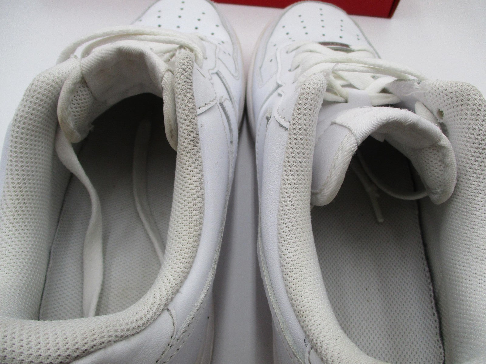 Nike Air Force 1 '07 Mens Size 9.5 White Leather AF1 Sneakers CW2288111 1D513