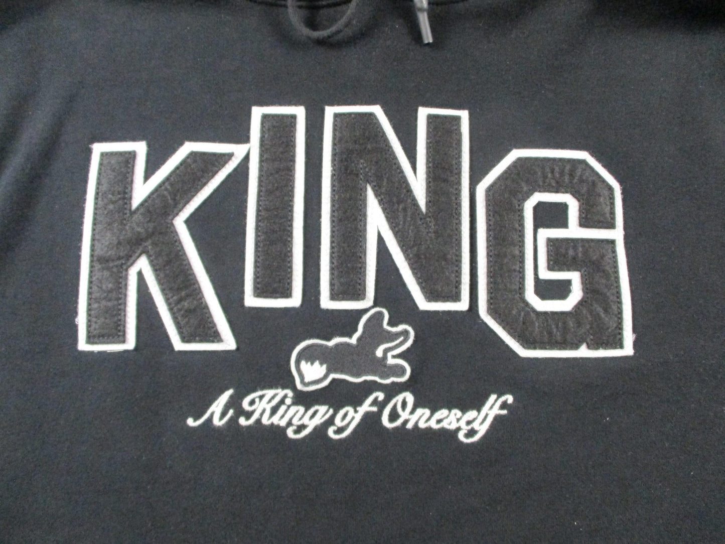 AKOO Hoodie Mens 2XL Black Pullover Fleece Sweatshirt KING Graphic Front 16664