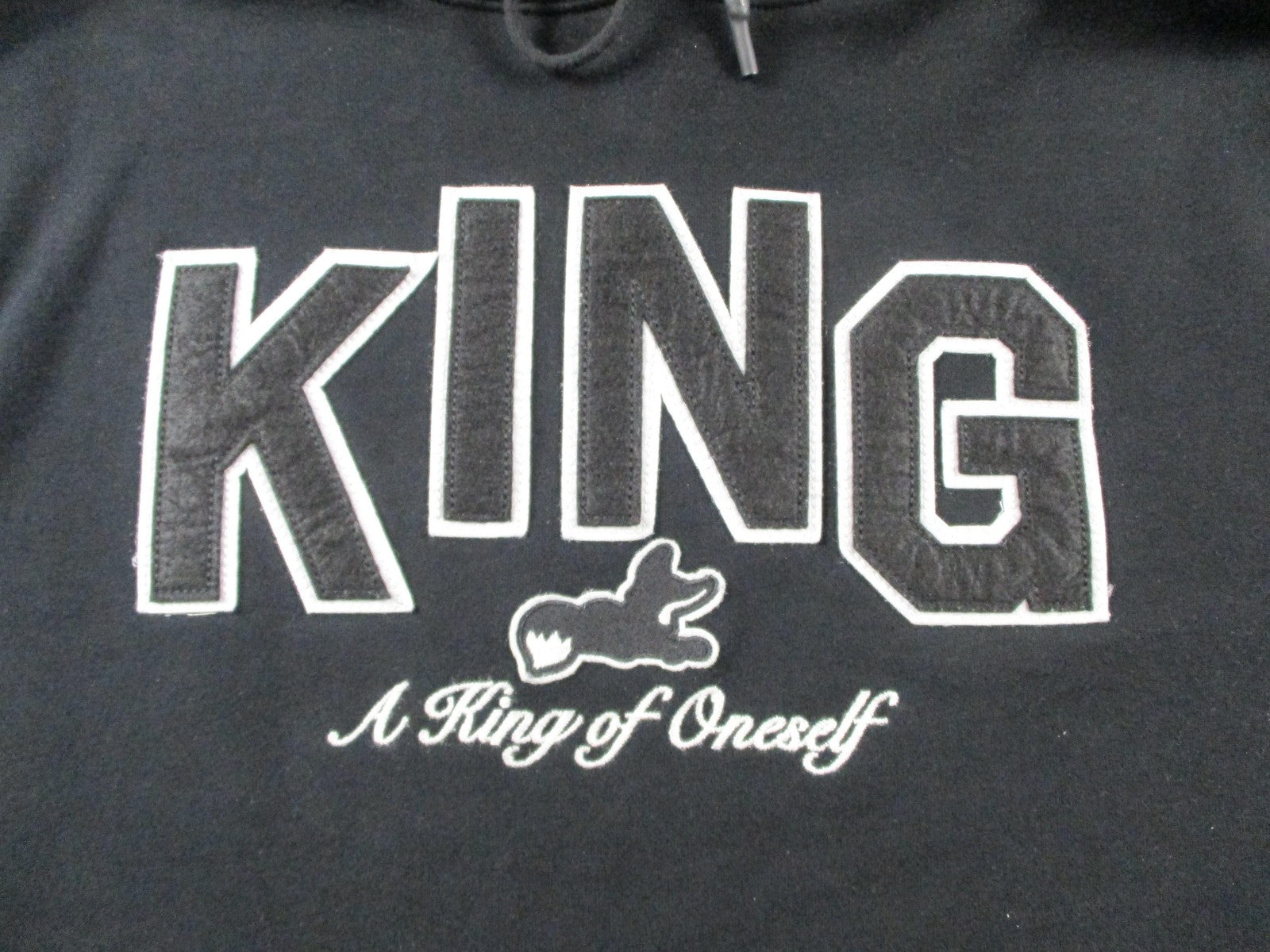 AKOO Hoodie Mens 2XL Black Pullover Fleece Sweatshirt KING Graphic Front 16664