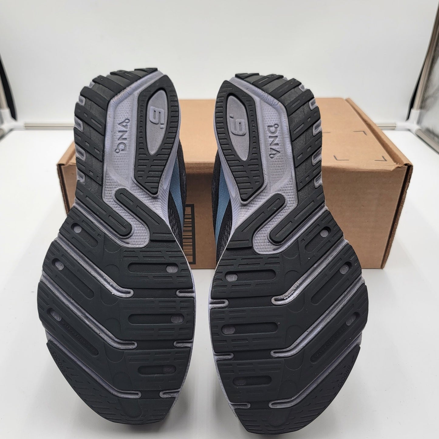Brooks Wmns Launch 9 'Black Ebony Purple' Sz 10 120373 1B 060