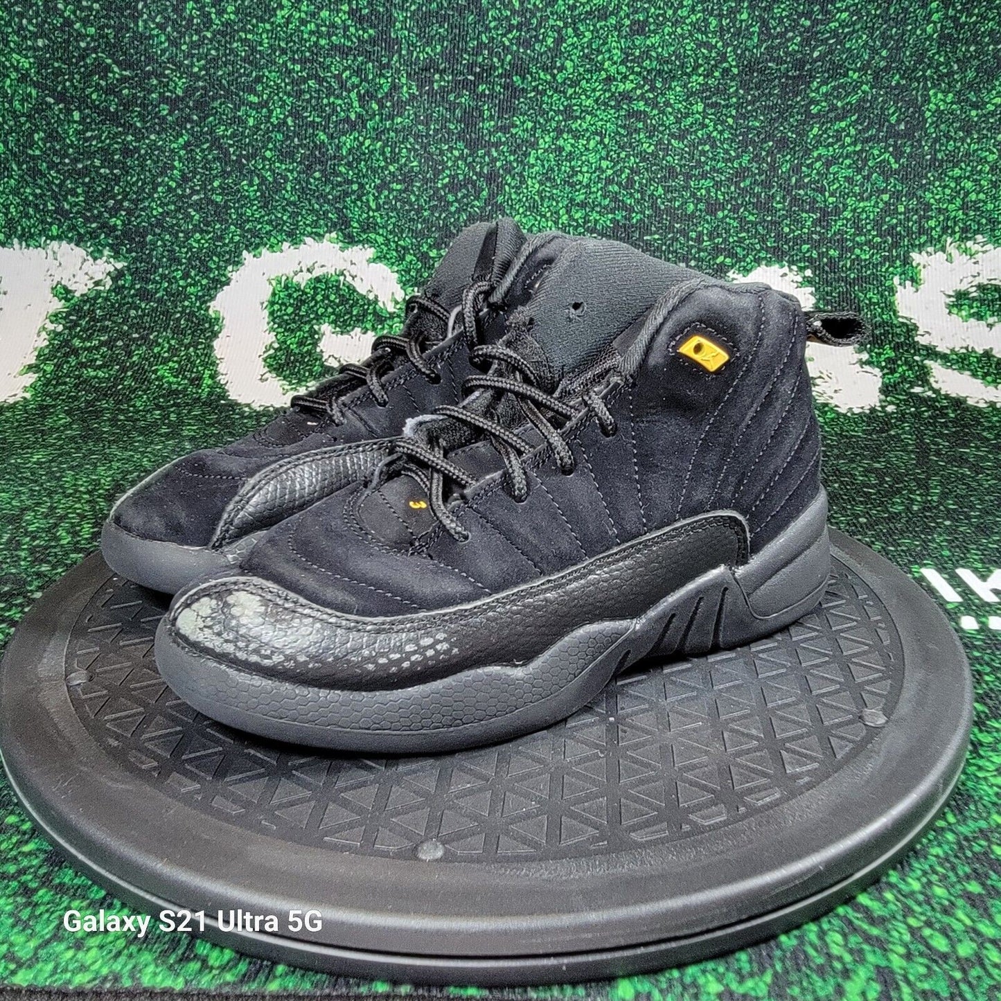 Nike Jordan 12 Retro Black Taxi Lace up high top sneakers sz 13.5 childs0