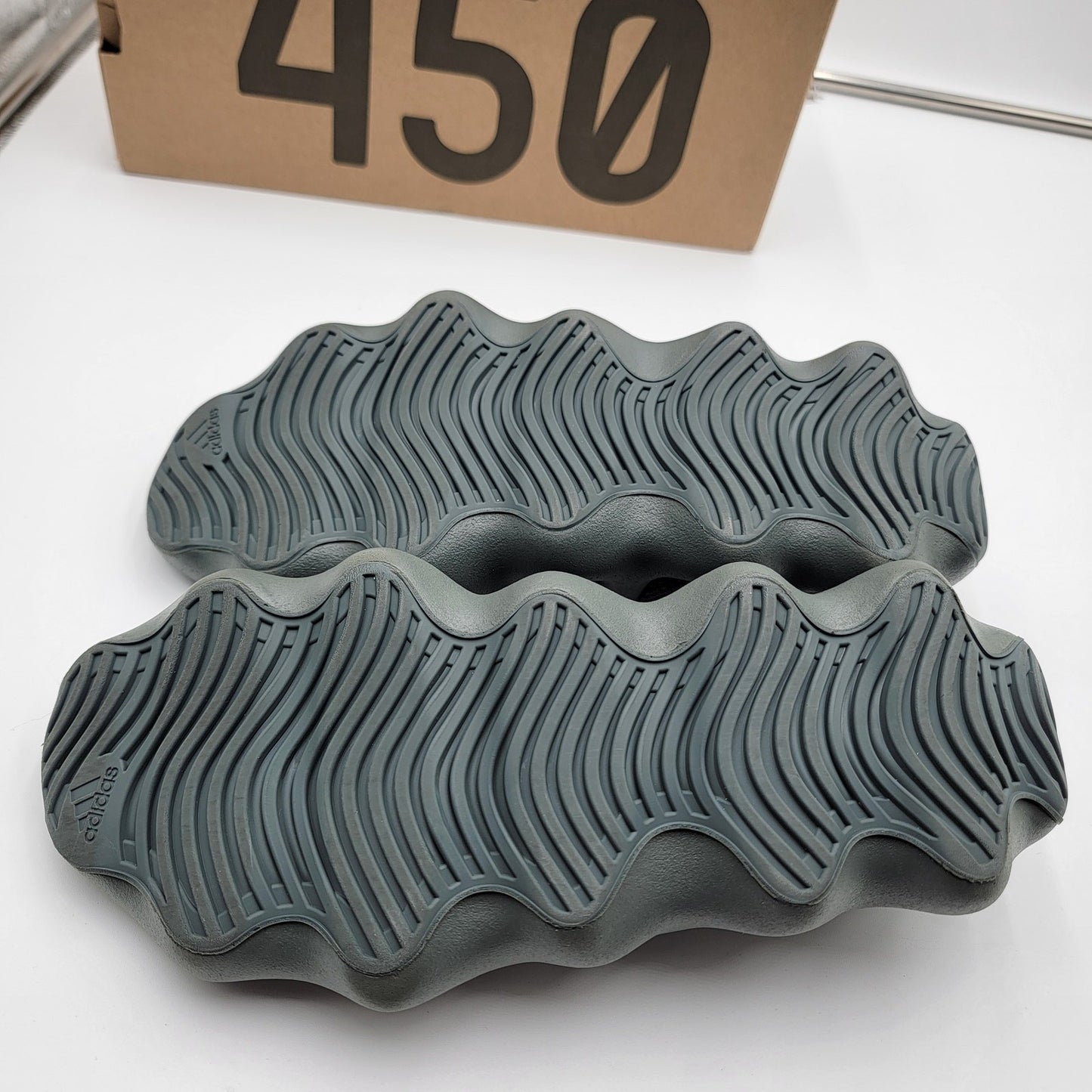 Yeezy 450 'Stone Teal'Sz 10 ID16324