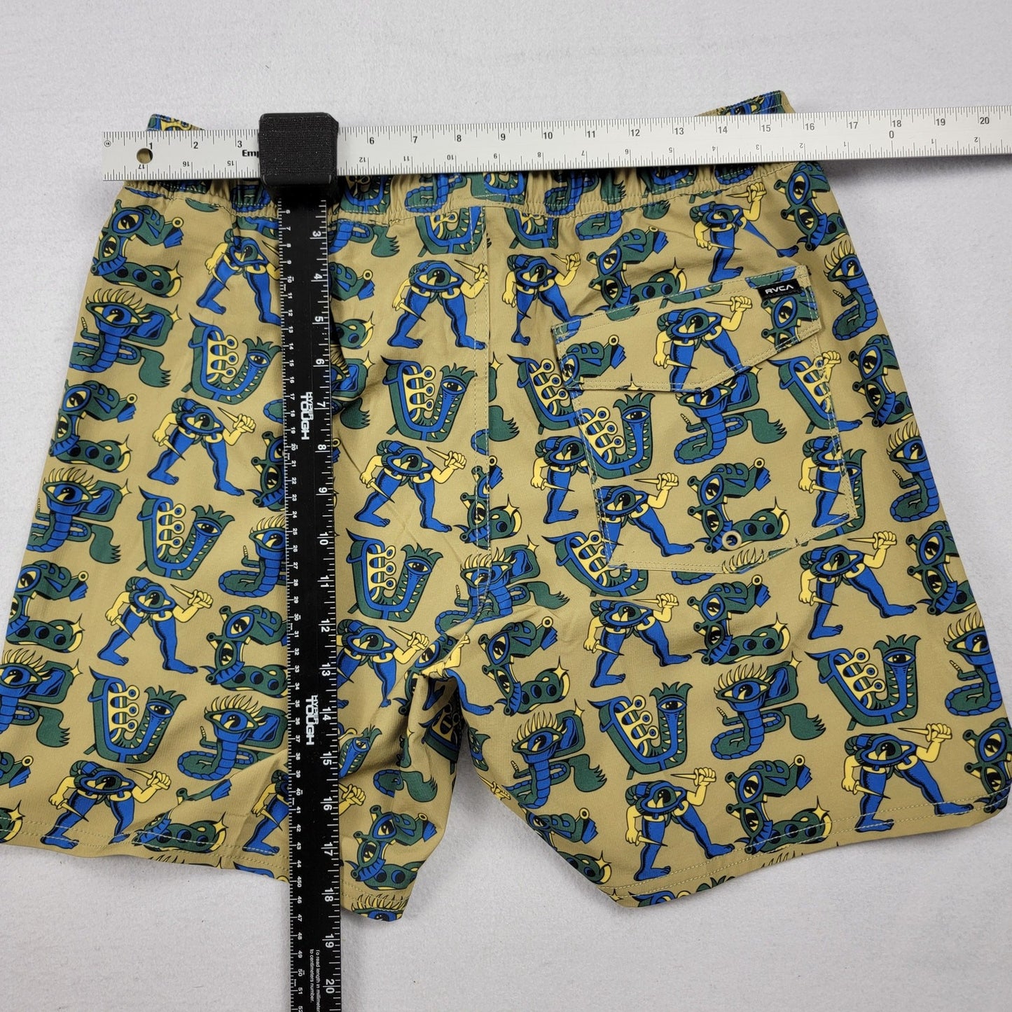 RVCA Artist Network Program Boardshorts Men’s Medium Tan Graphic Swim Trunks 17”6