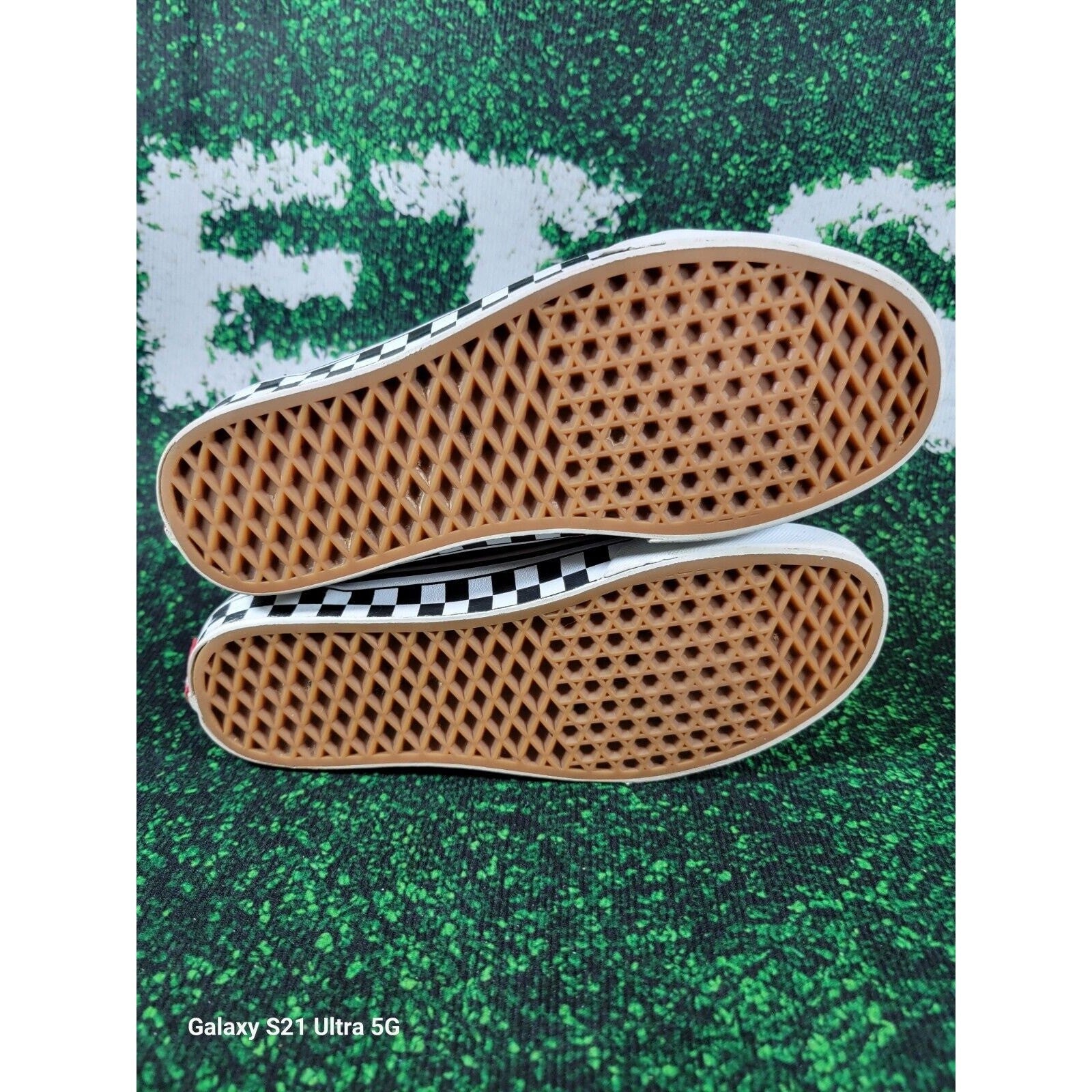 Size 7.5  VANS Old Skool V 'Logo Pop' Checkered Mid Sole VN0A3D29TKC9