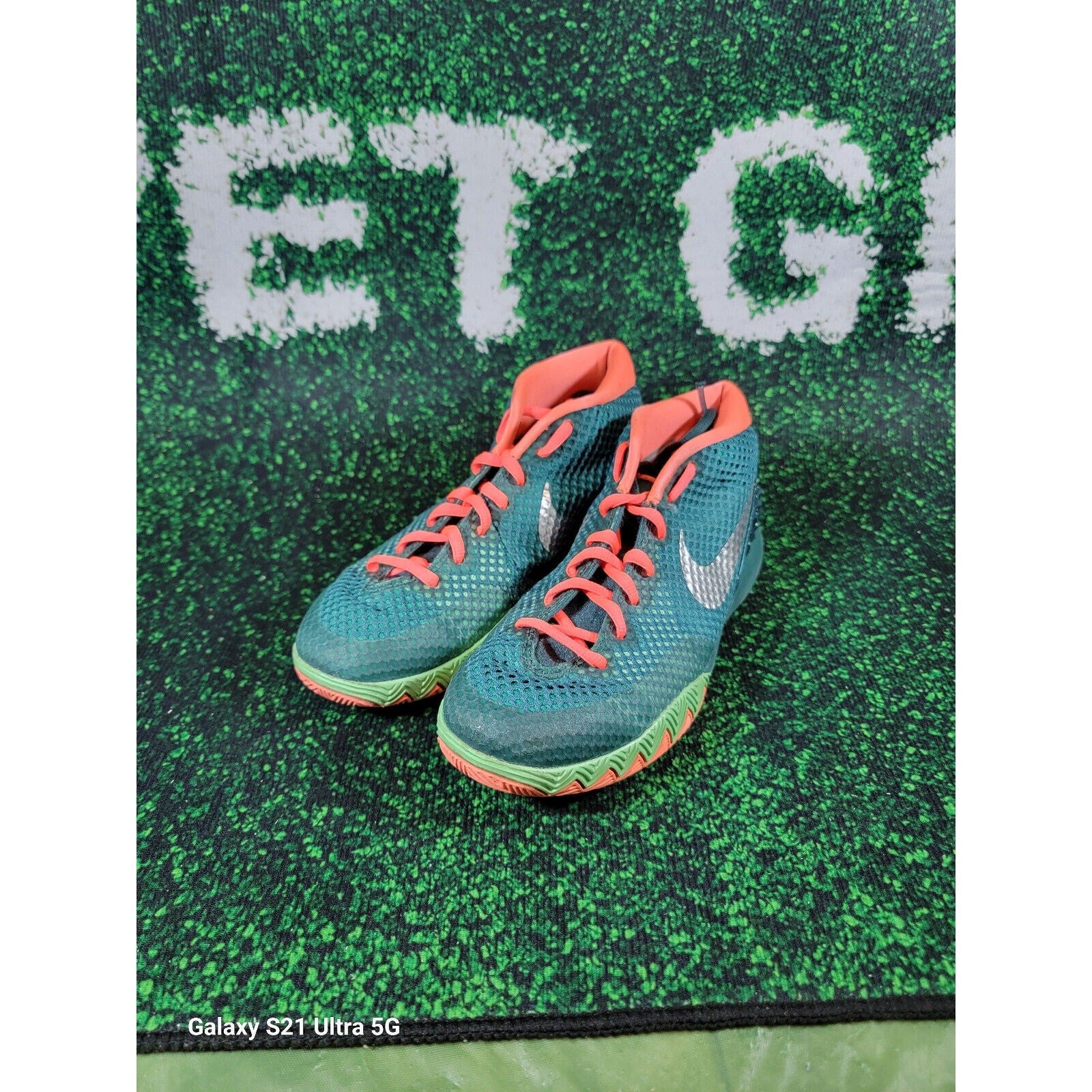 Nike Kyrie Irving 1 Venus FlyTrap Shoes  6Y Youth Boys 3 Green 7172193131