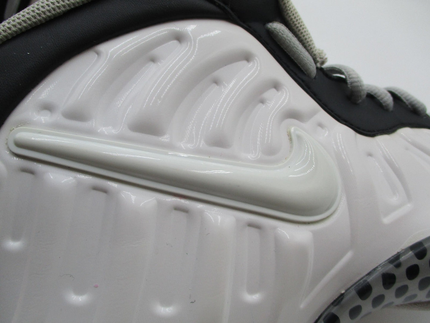 Nike Little Posite One Youth 6Y/5.5Y White Black Foamposite 644792-103 Mismatch14