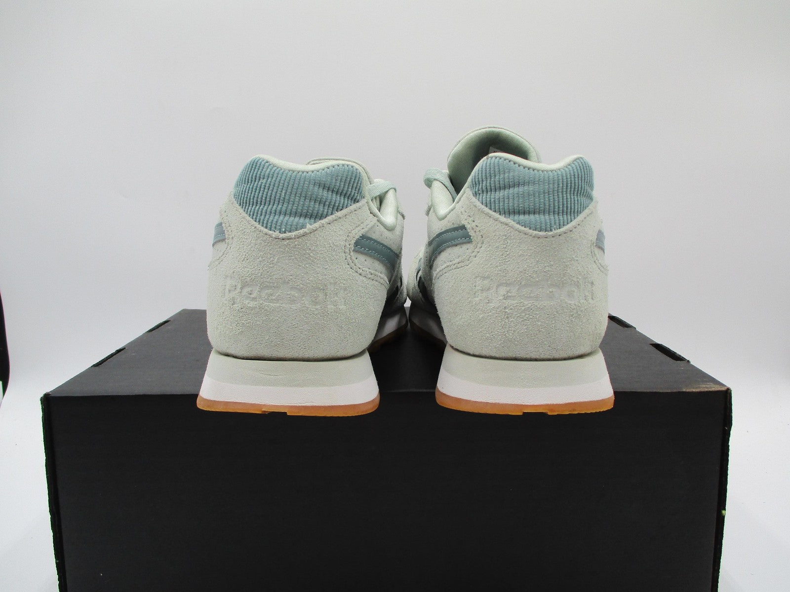 Reebok Classic Harman Shoes Womens Size 9 Mint Green Suede Gum Teal DV7058 1F65