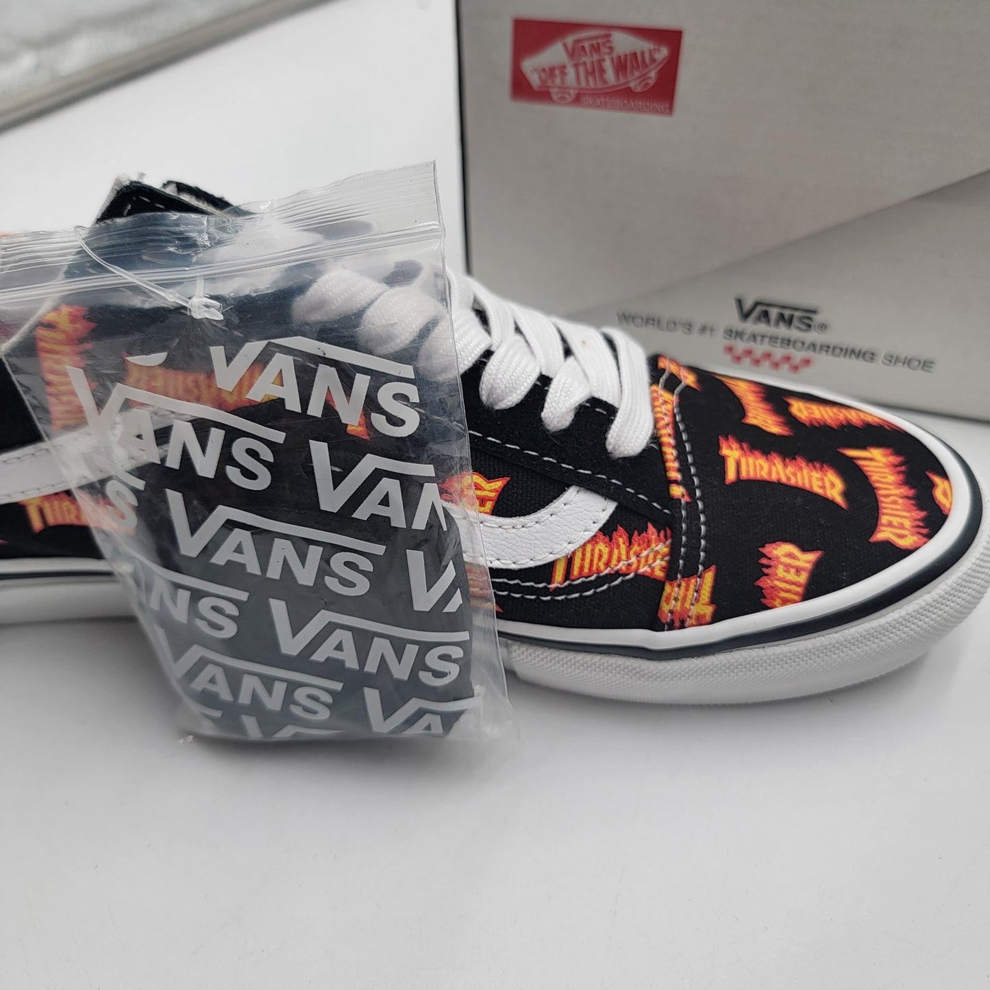 VANS x Thrasher Skate Old Skool, Black/Multi  VN0005W0BML  Size 10 Mens8