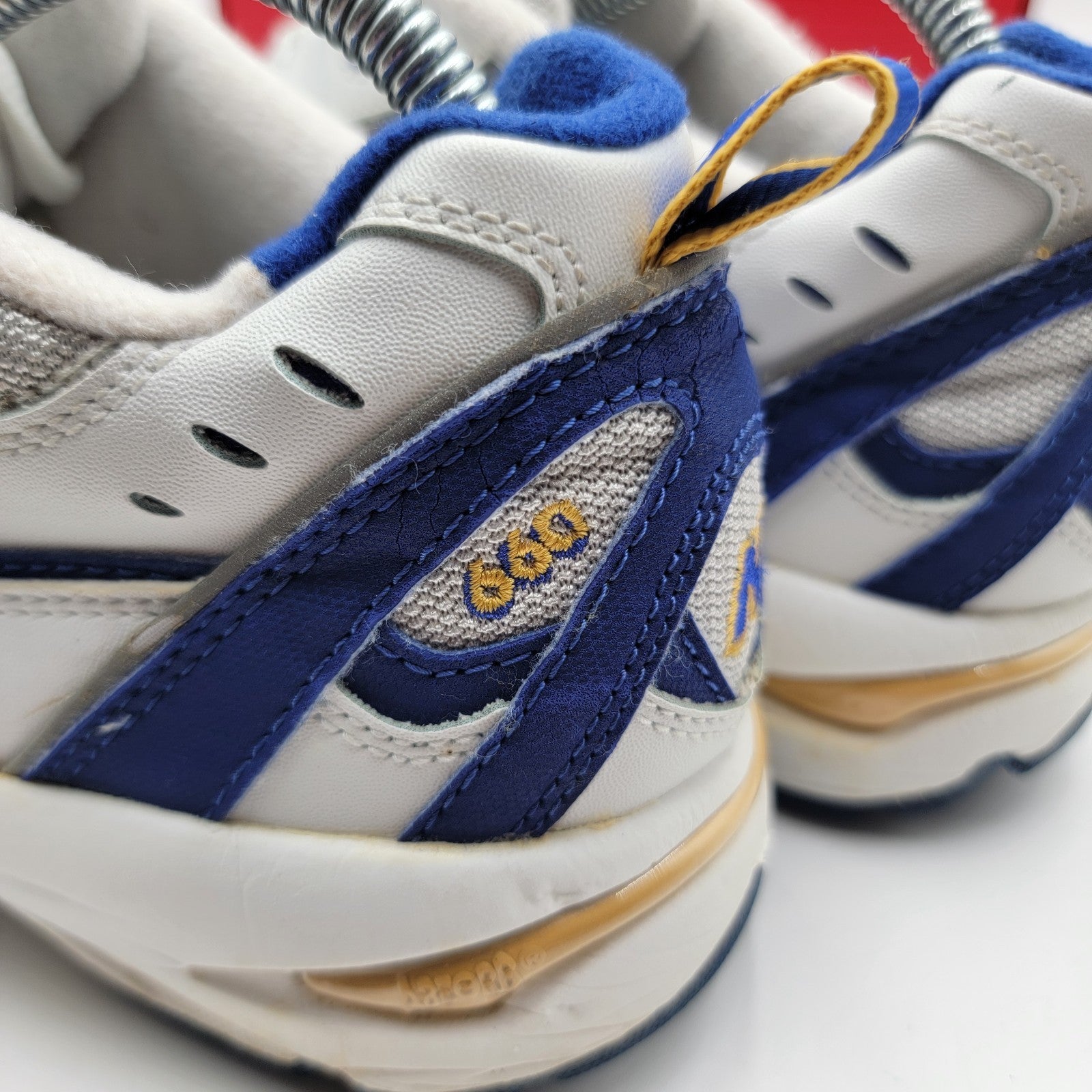 New Balance Vintage 660 Blue and White Men’s Sz 8.5