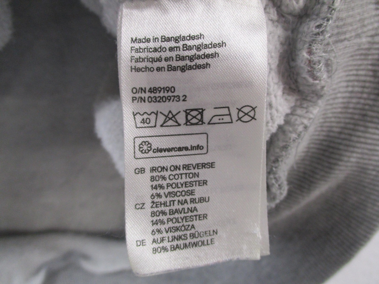 H&M Looney Tunes Bugs Bunny AllOver Print Crewneck Sweatshirt XL Gray 16093