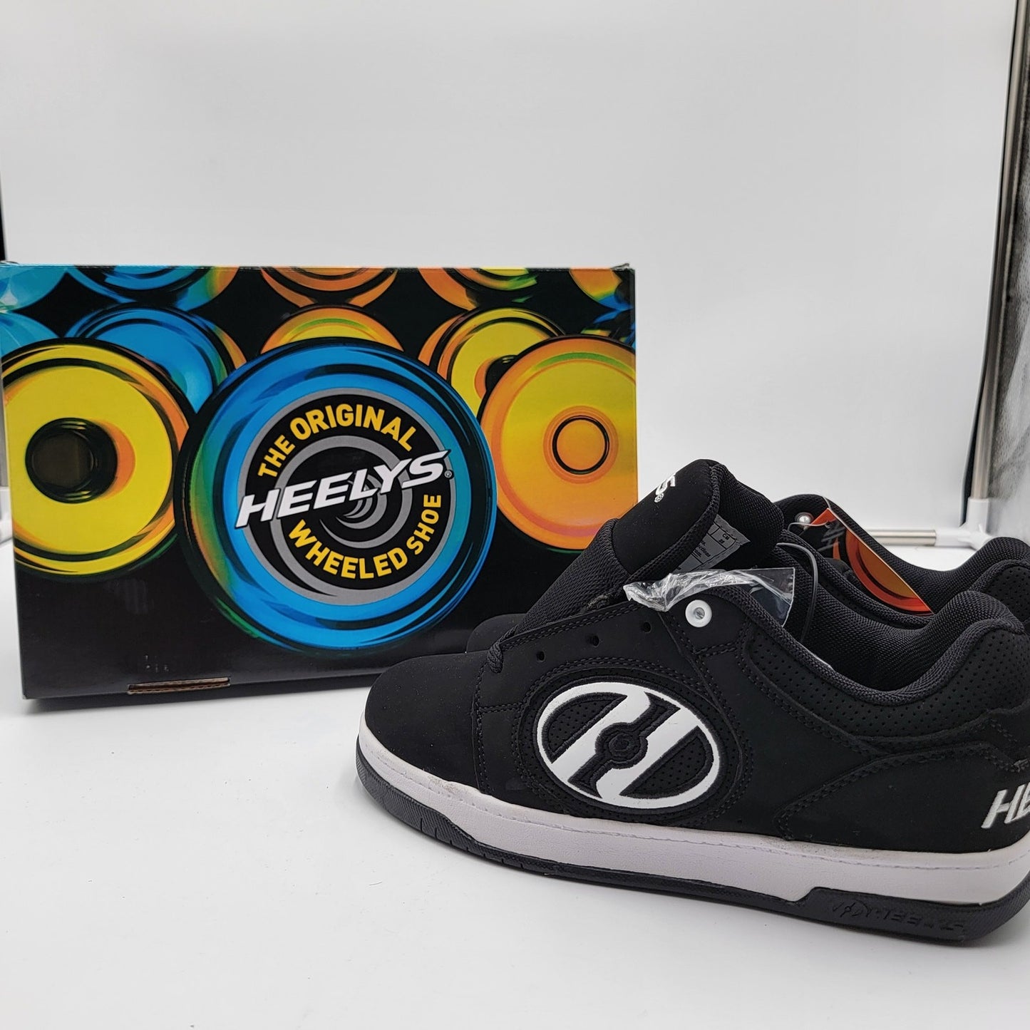 New Heelys Voyager Black  Size 7M / 8.5W  In Box!8