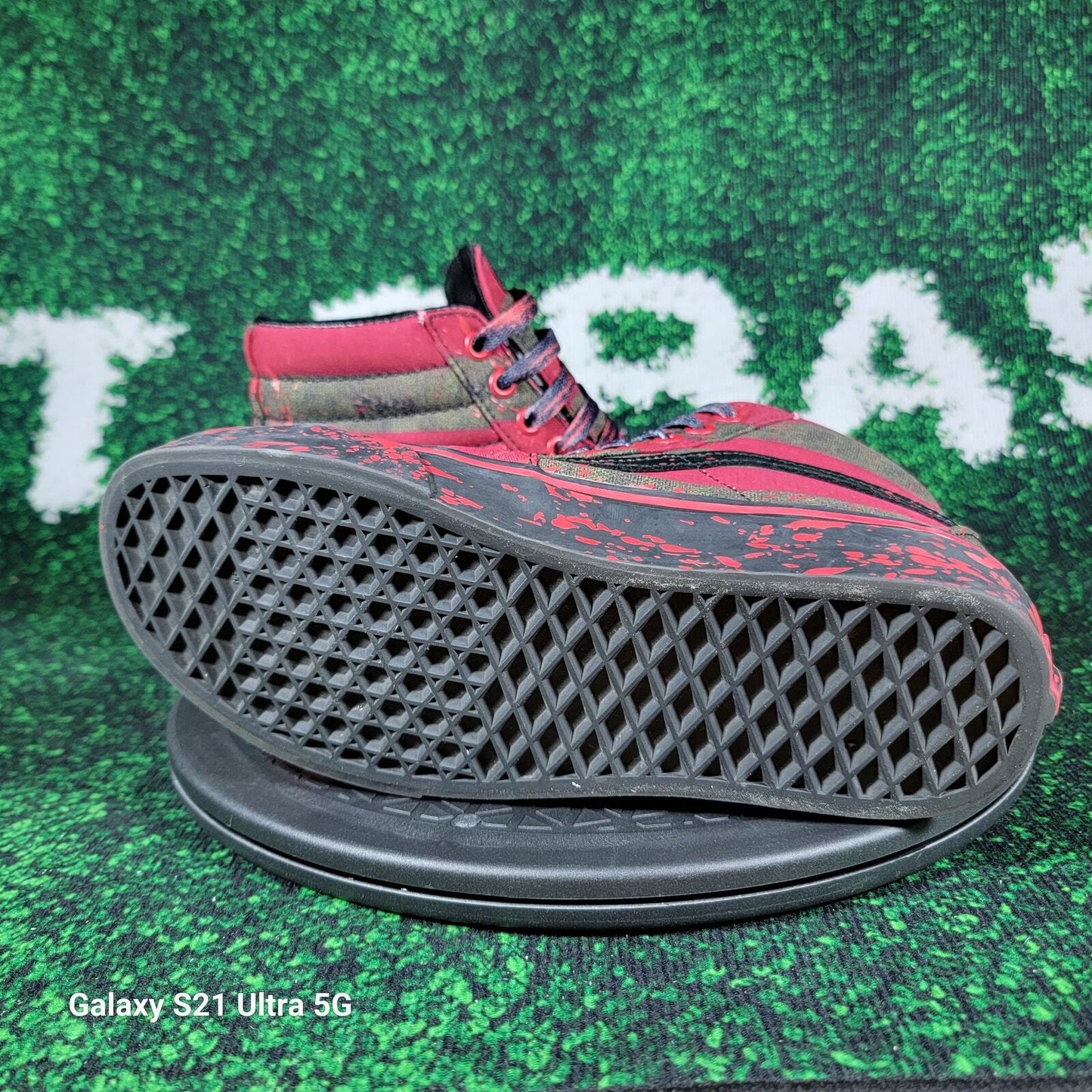 Vans House of Terror x Sk8Hi 'The Nightmare on Elm Street' Sz 6M VN0A4U3CZV16
