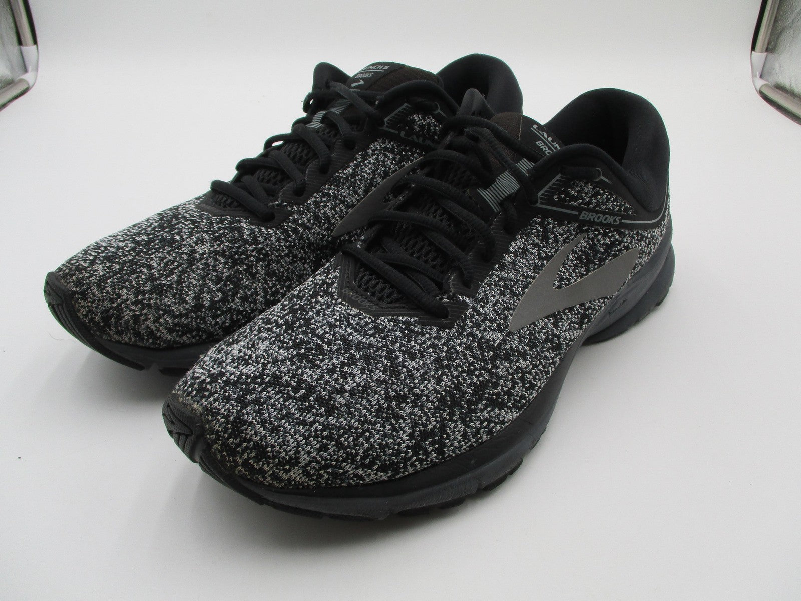 Brooks Launch 5 Shoes Mens Size 11 Black White Running DNA Cushion Sneakers0