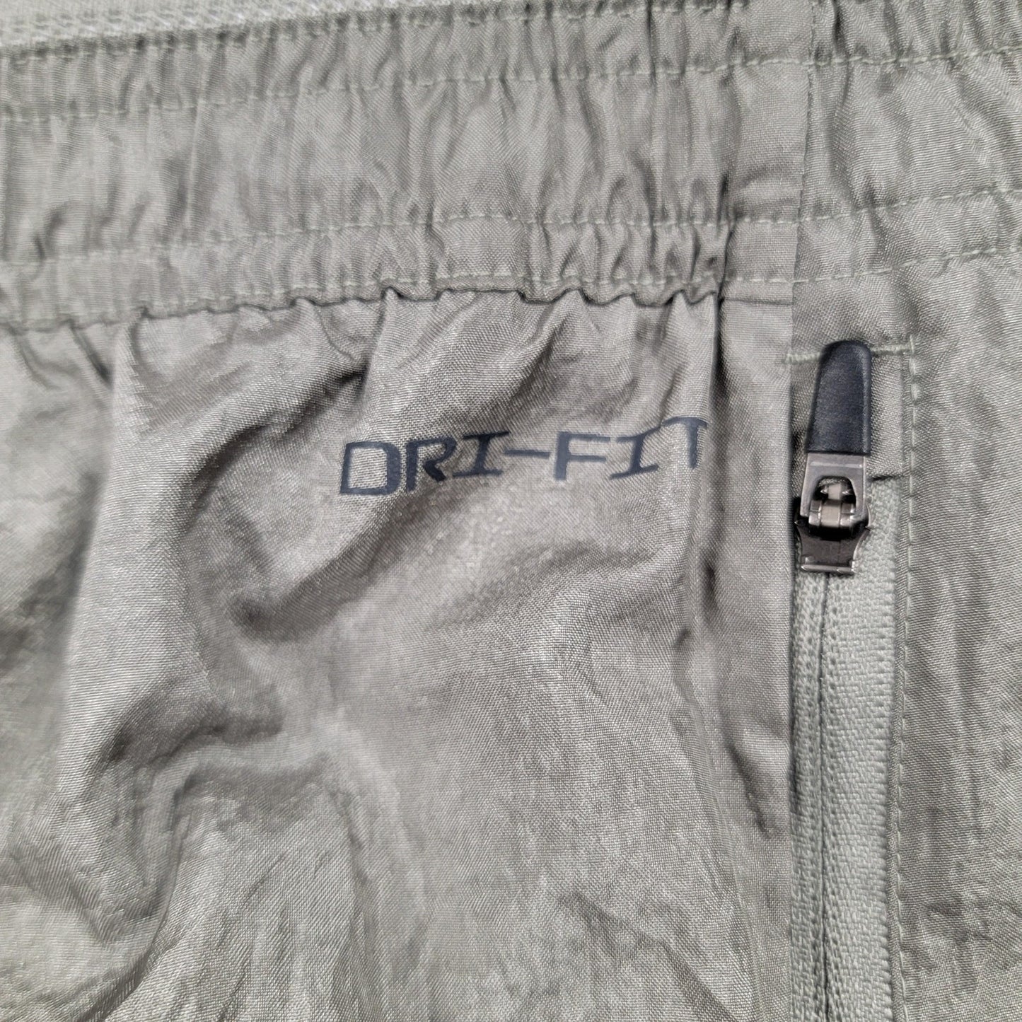 Nike Running Division Stride 5” Dri-FIT Shorts Olive Green Men’s Medium NWT3