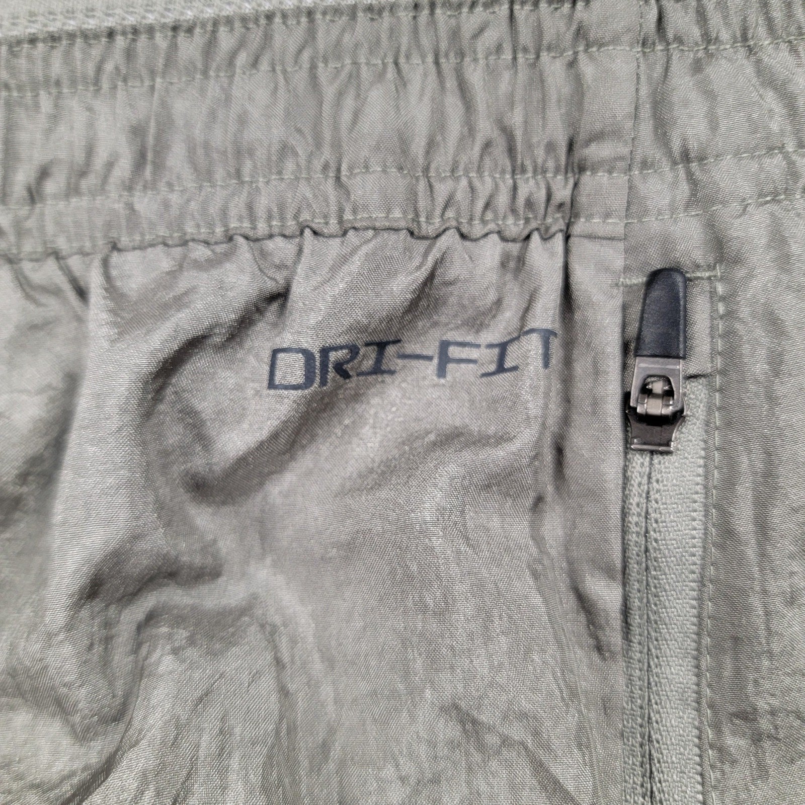 Nike Running Division Stride 5” Dri-FIT Shorts Olive Green Men’s Medium NWT3