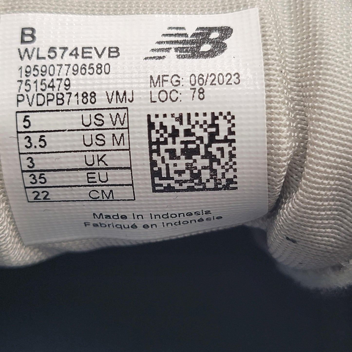 New Balance 574 Shoes Womens Size 5 Classic Suede WL574EVB Lifestyle 2023