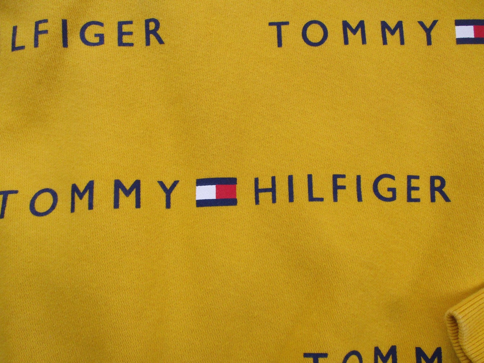 Tommy Hilfiger AllOver Print Crewneck Sweatshirt Mustard Yellow Mens XL 16082