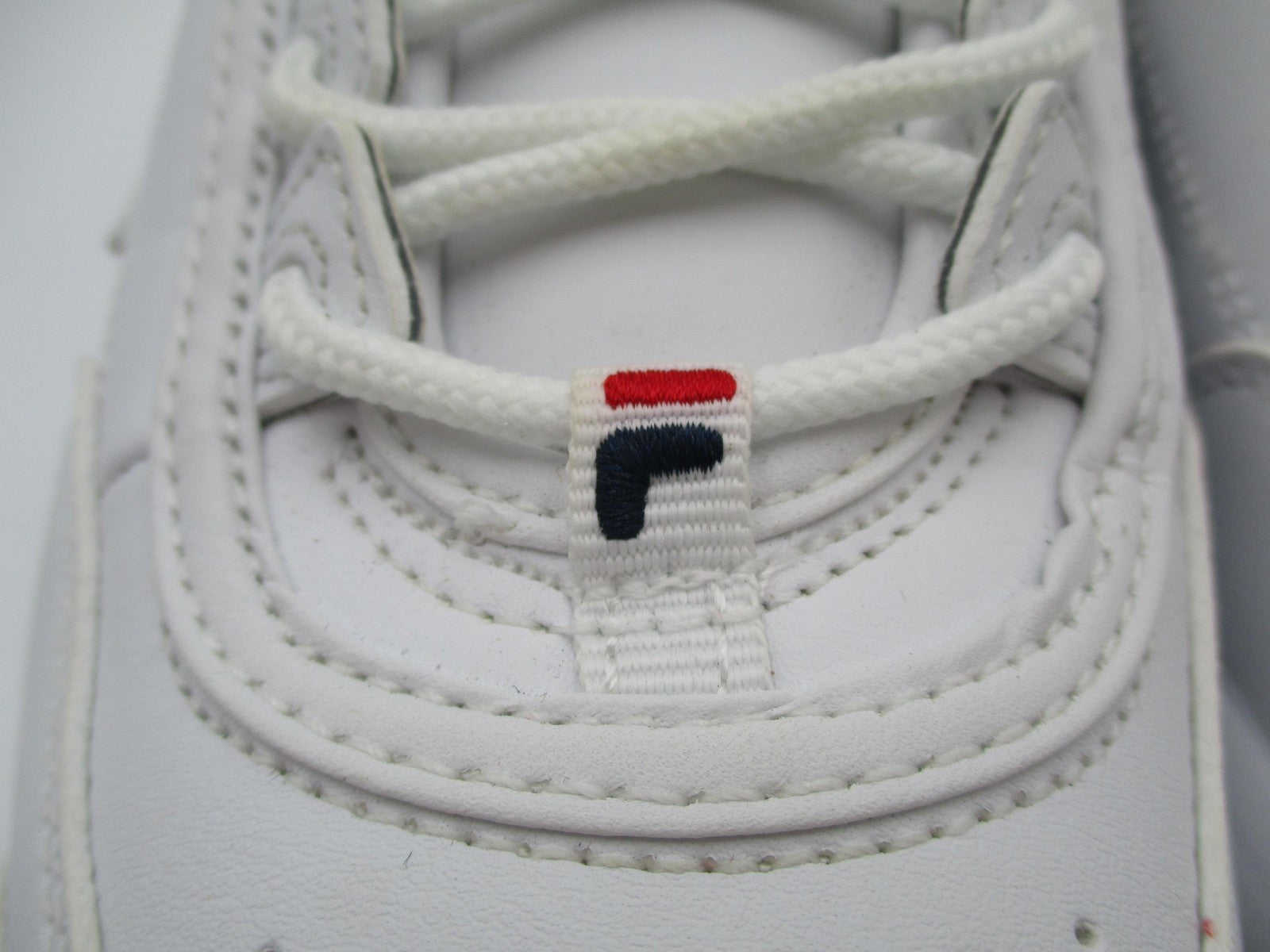 Fila Disruptor 2 Shoes Mens Size 7 White Chunky Low Top Sneakers FW02945111 1Q38