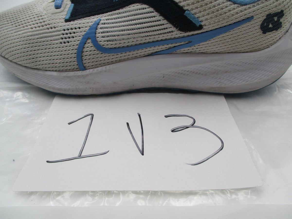 North Carolina Tar Heels Shoes Mens US 9 White Blue NCAA Nike Pegasus 40 Running20