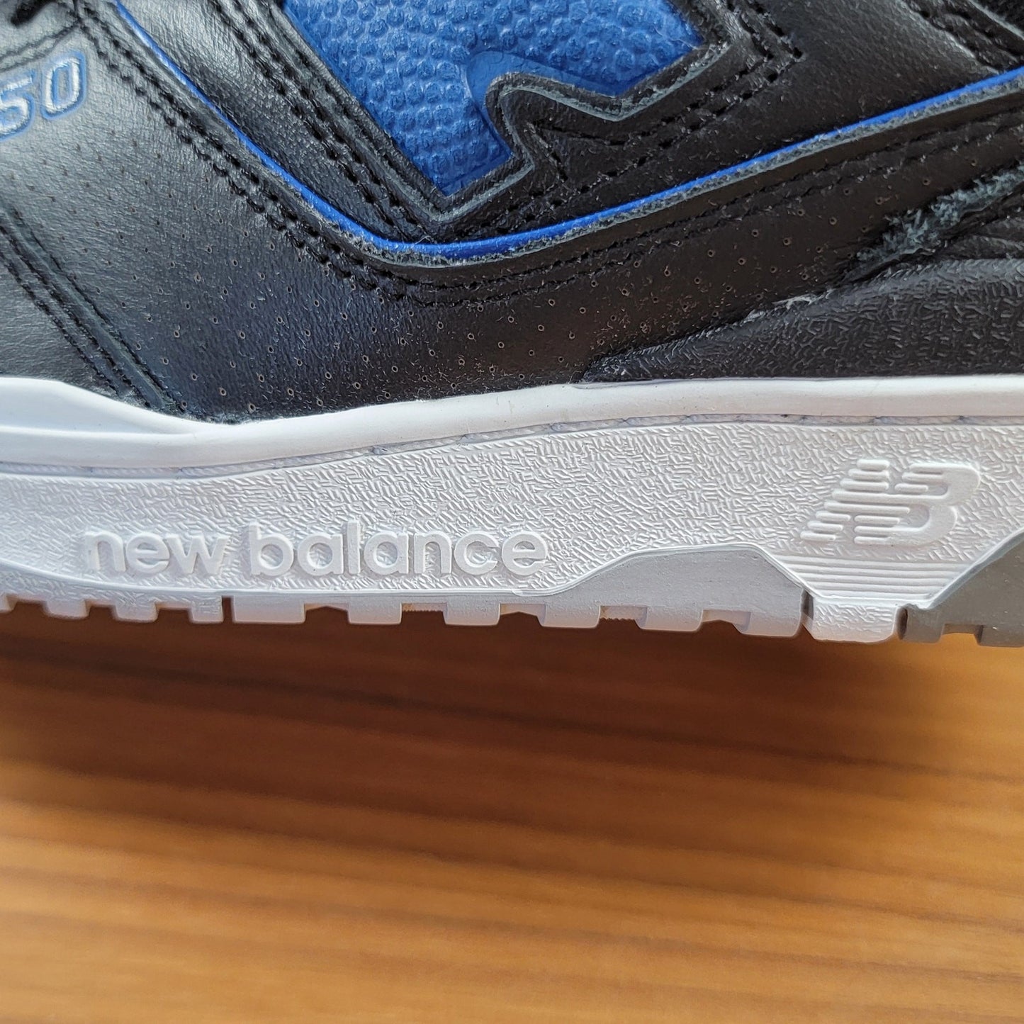 New Balance 550 'Black Blue Groove' Mens Sz 10 BB550PLB7