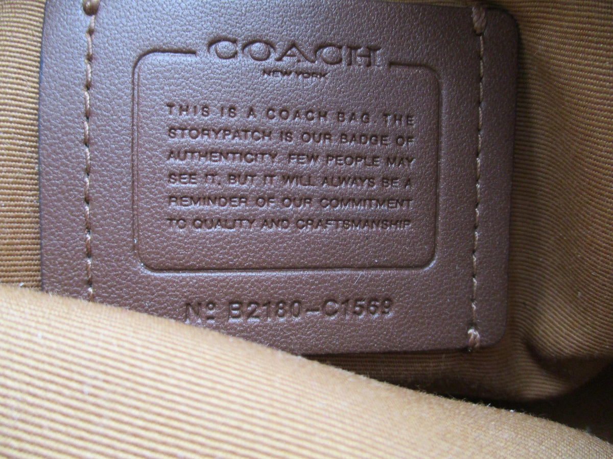 Coach Crossbody Bag Womens Small White Quilted Leather Gold Hardware Zip7