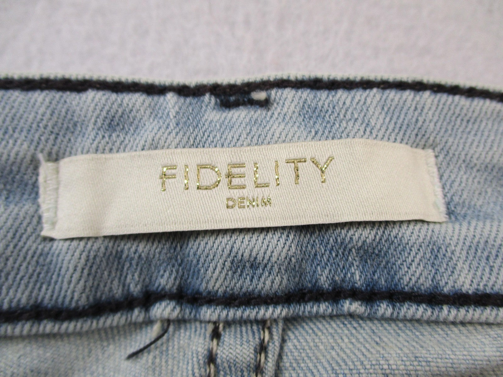 Fidelity Denim Cher Jeans Womens 26 Blue Clearwater Light Wash Straight 14604