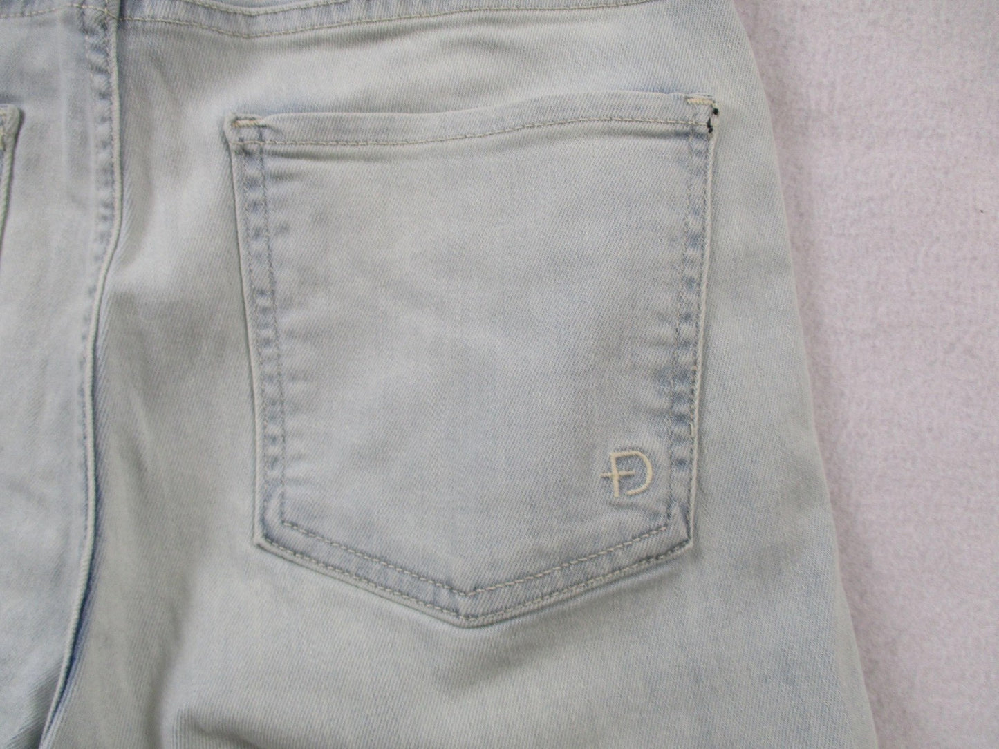 Fidelity Denim Cher Jeans Womens 26 Blue Clearwater Light Wash Straight 14607