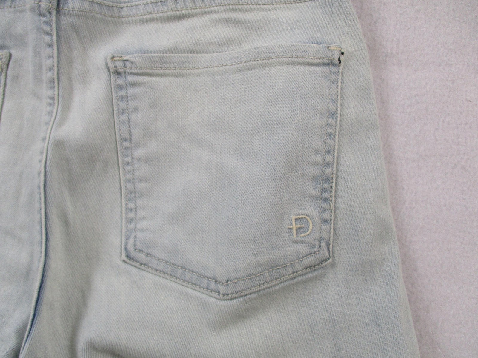 Fidelity Denim Cher Jeans Womens 26 Blue Clearwater Light Wash Straight 14607