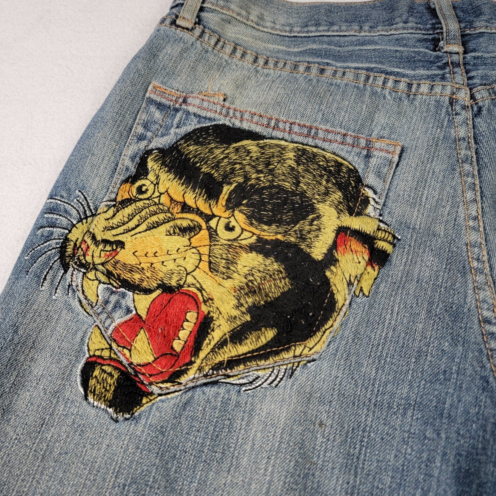 Ed Hardy Jeans Mens 34x34 Blue Denim Straight Leg Tiger Embroidery Distressed12
