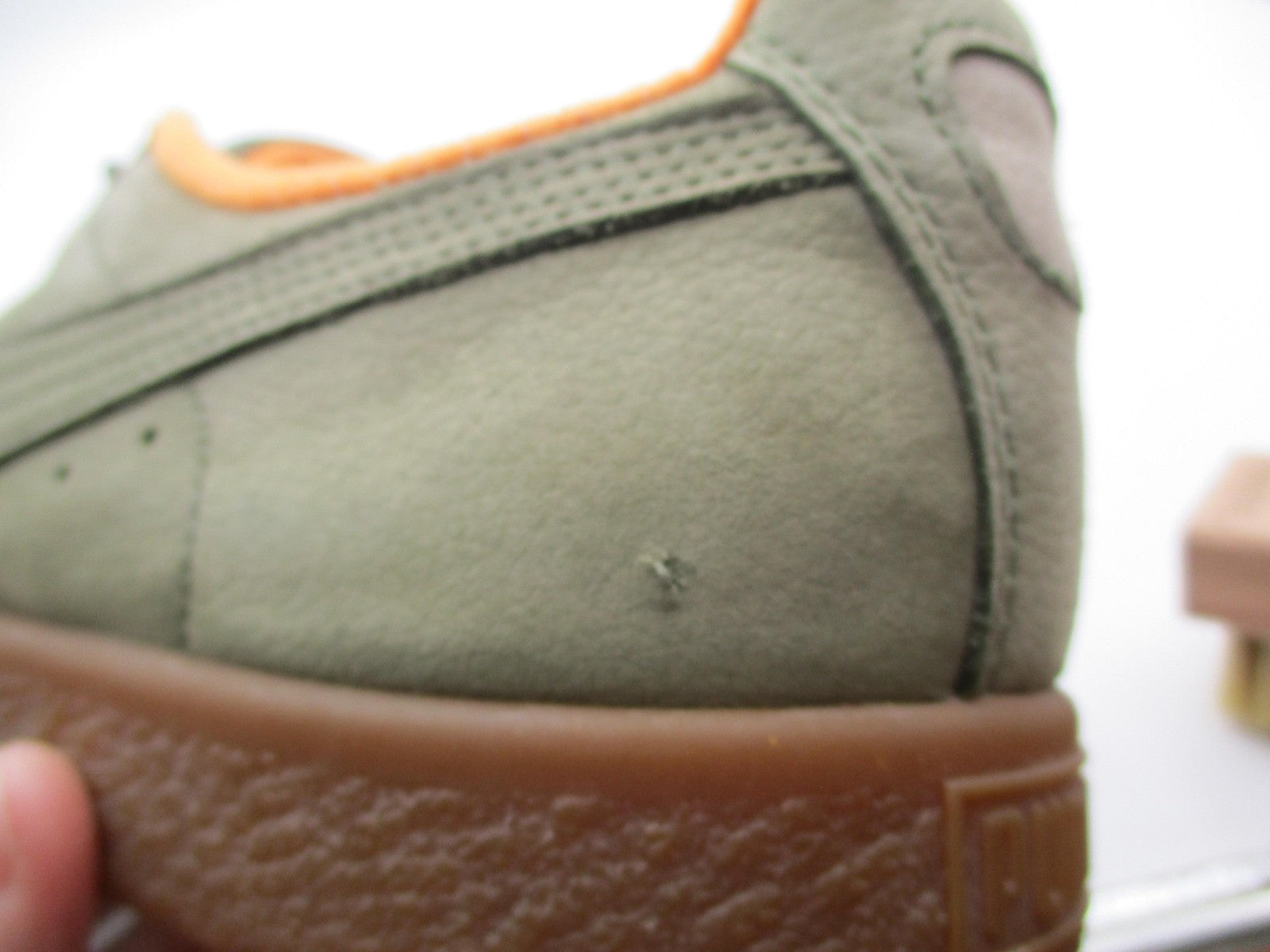 Puma Clyde Shoes Mens Size 10.5 Green Suede Gum Sole Low Top Casual Sneakers 1R919