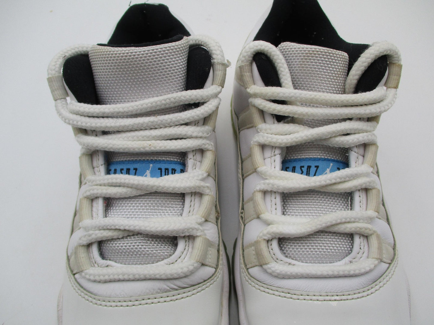 Air Jordan 11 Retro Low Shoes Youth Size 5.5Y White Legend Blue 528896-1173