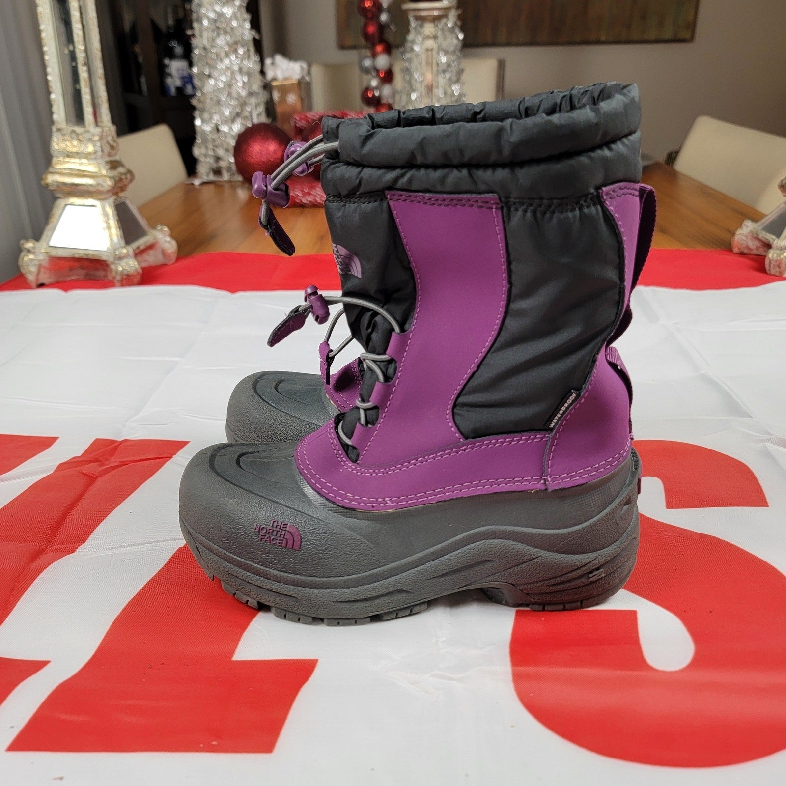 The North Face Alpenglow II Waterproof Girls Winter Boot Sz 20